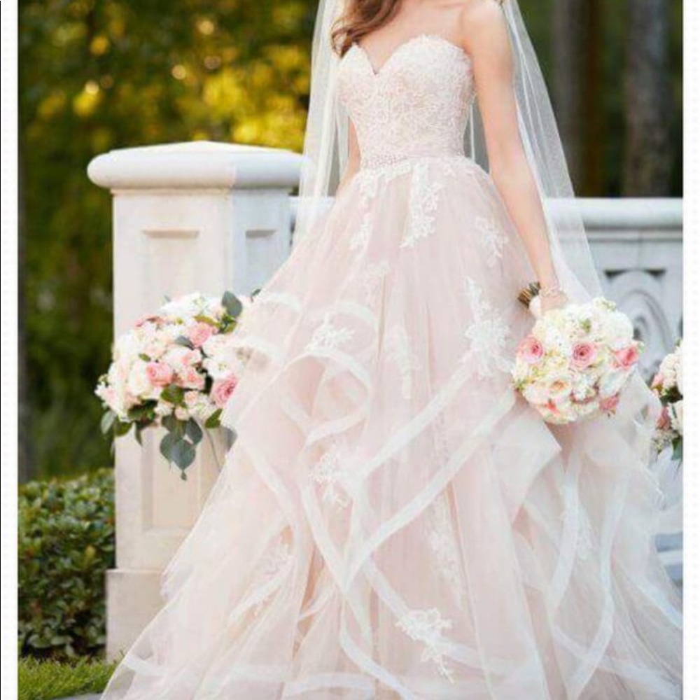 Brand new design wedding dress , Essences Design
